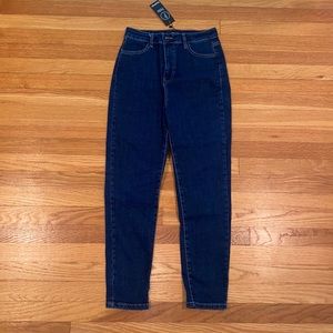 NWT high waisted blue jeans